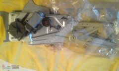 CAM KRİKOSU ÖN SOL  ELEKTRİKLİ- TWINGO - 8200051780